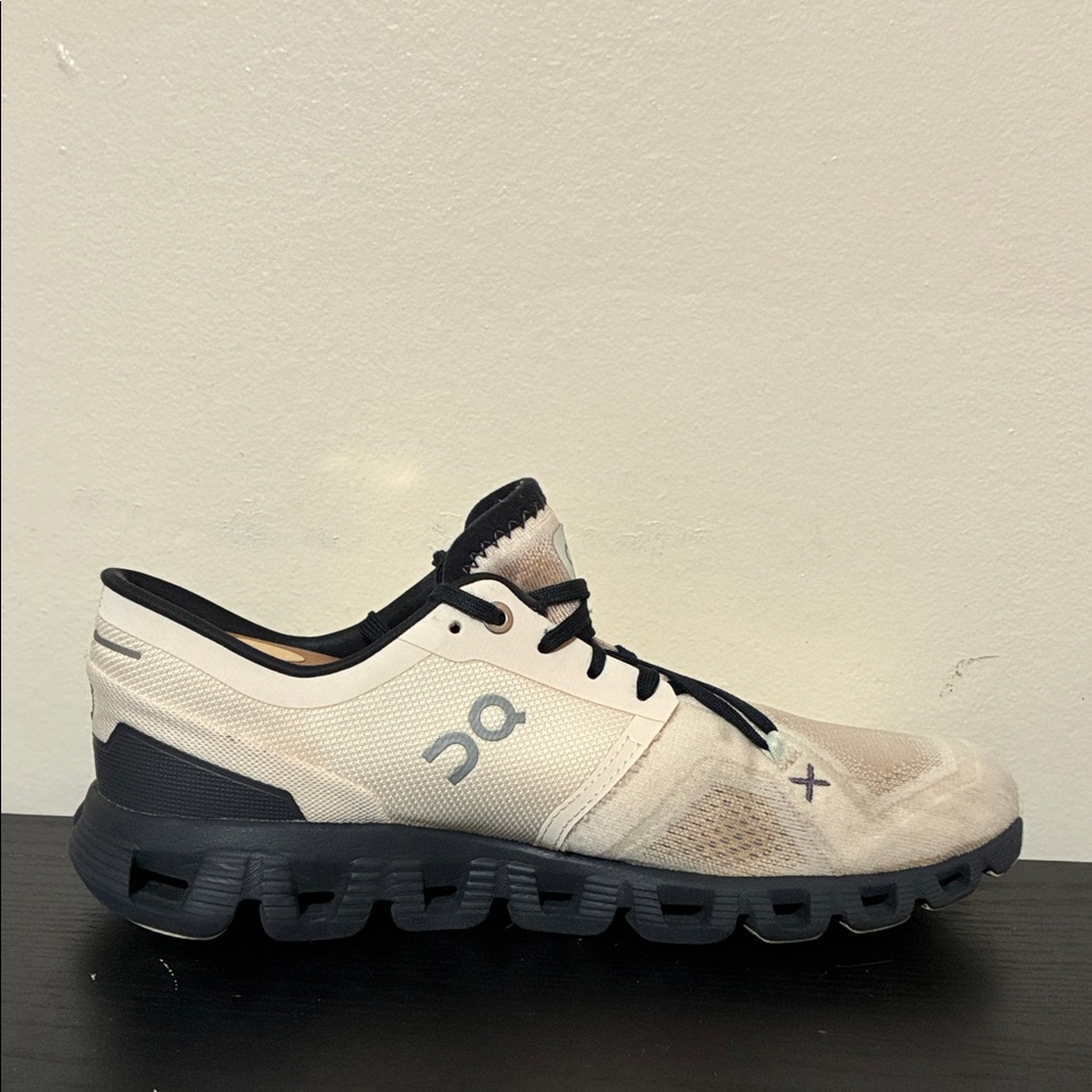 On Running clouds x3 sneakers fawn size8 - Picture 2 of 11